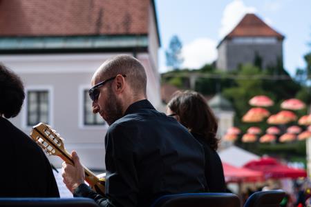 S soncem obsijan drugi festivalski dan 50. Dnevov narodnih noš in oblačilne dediščine v Kamniku (66)